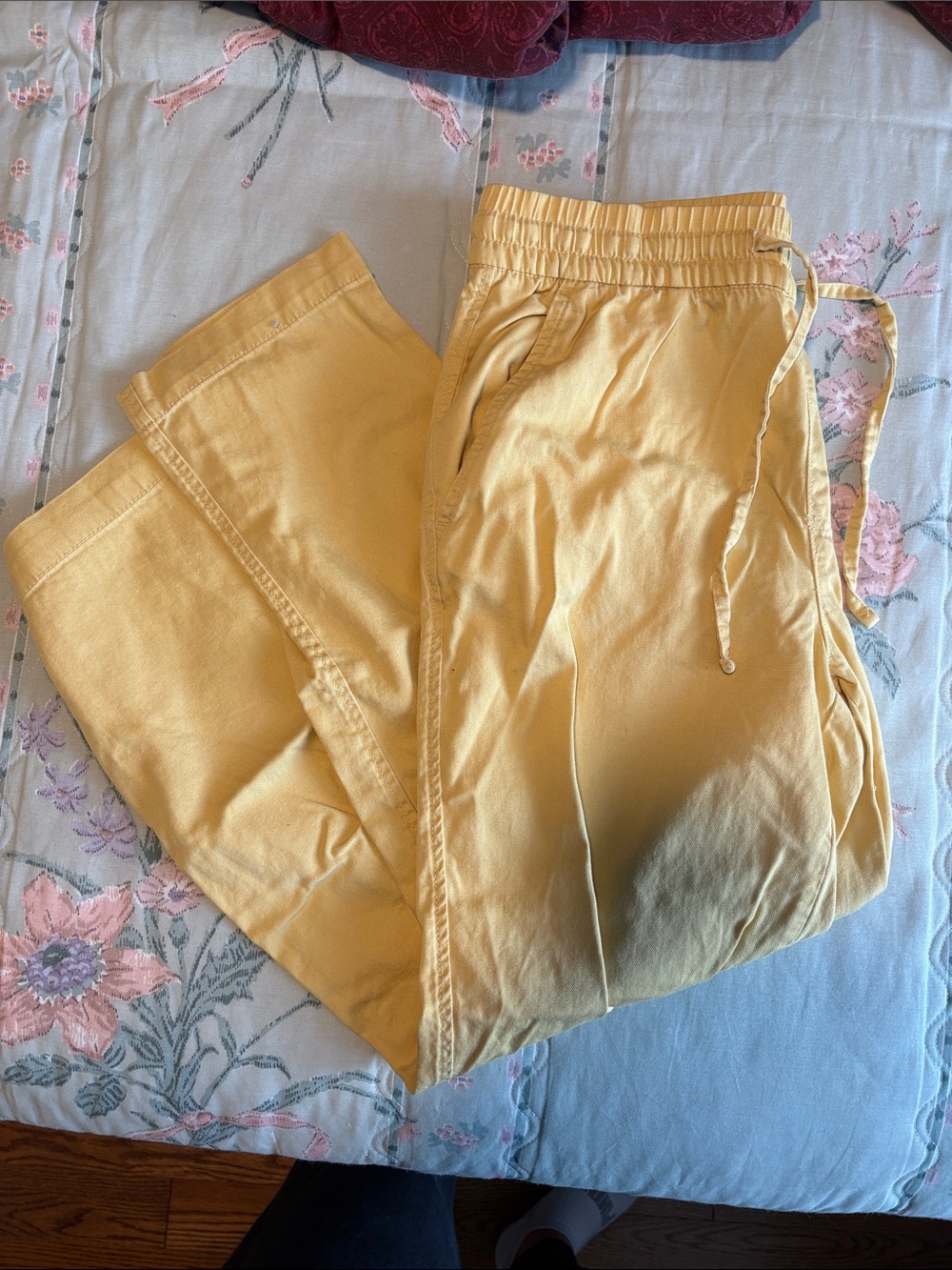 GAP yellow summer pants